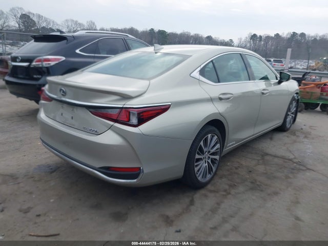 44444175 :رقم المزاد ، 58ADA1C10MU005632 vin ، 2021 Lexus Es 300h مزاد بيع