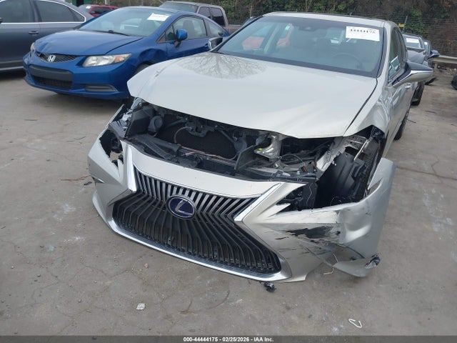 44444175 :رقم المزاد ، 58ADA1C10MU005632 vin ، 2021 Lexus Es 300h مزاد بيع