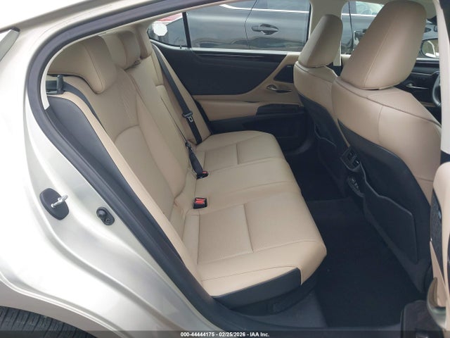 44444175 :رقم المزاد ، 58ADA1C10MU005632 vin ، 2021 Lexus Es 300h مزاد بيع