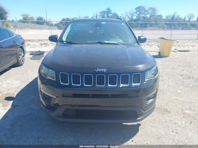44444204 :رقم المزاد ، 3C4NJCBB8JT488766 vin ، 2018 Jeep Compass Sun And Wheel Fwd مزاد بيع