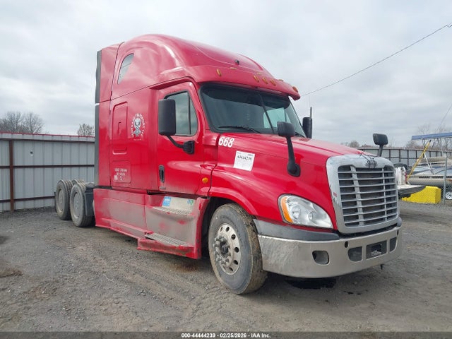 Auction sale of the 2015 Freightliner Cascadia 125, vin: 3AKJGLD52FSGB0668, lot number: 44444239