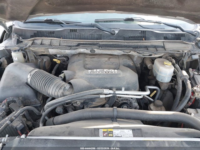 3C6UR5CJ5HG537972 RAM 2500 Tradesman 4x4 6&#039;4 Box