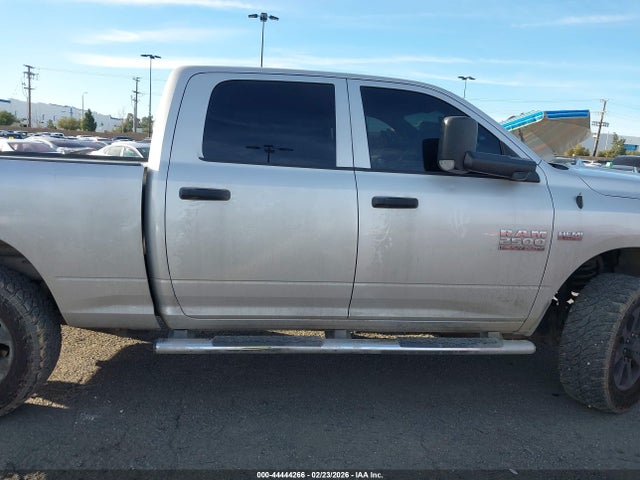 3C6UR5CJ5HG537972 RAM 2500 Tradesman 4x4 6&#039;4 Box