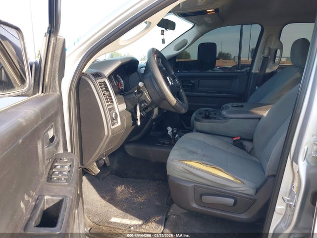 3C6UR5CJ5HG537972 RAM 2500 Tradesman 4x4 6&#039;4 Box
