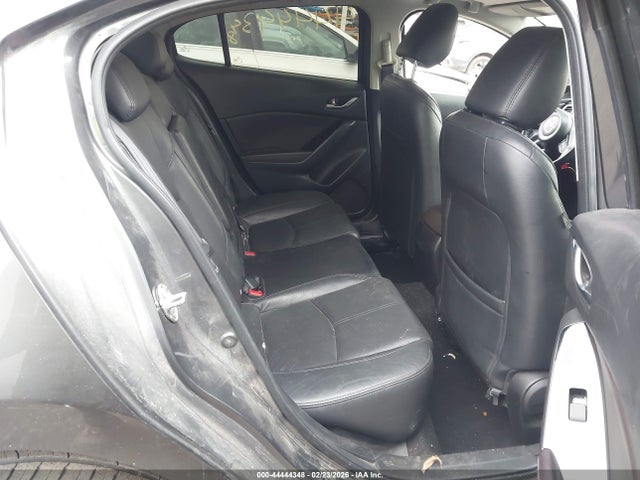 44444348 :رقم المزاد ، 3MZBN1W31JM158330 vin ، 2018 Mazda Mazda3 Grand Touring مزاد بيع