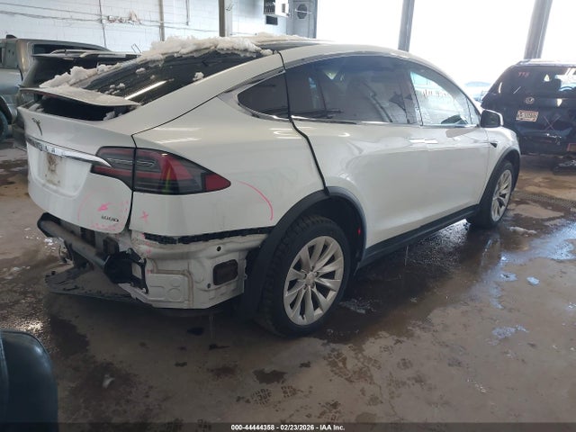2018 TESLA MODEL X 5YJXCDE25JF130169 Photo 3
