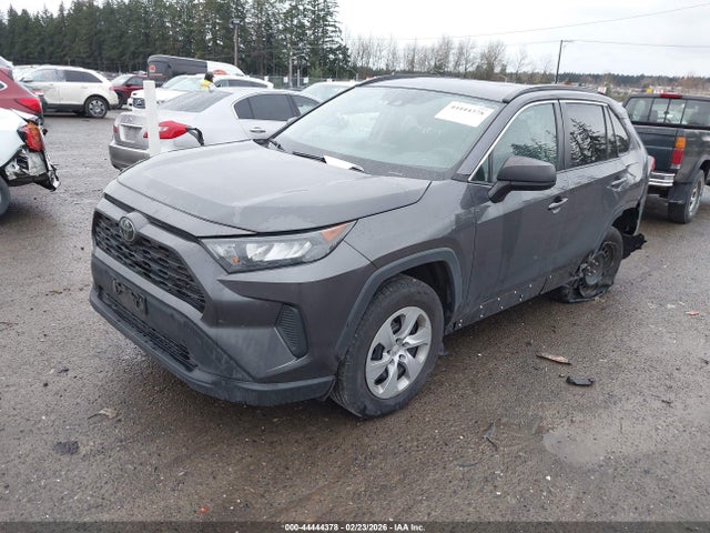 Toyota RAV4 LE 2019 2T3H1RFV6KW012711 Image 2