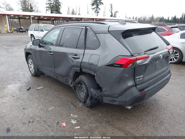 Toyota RAV4 LE 2019 2T3H1RFV6KW012711 Image 3