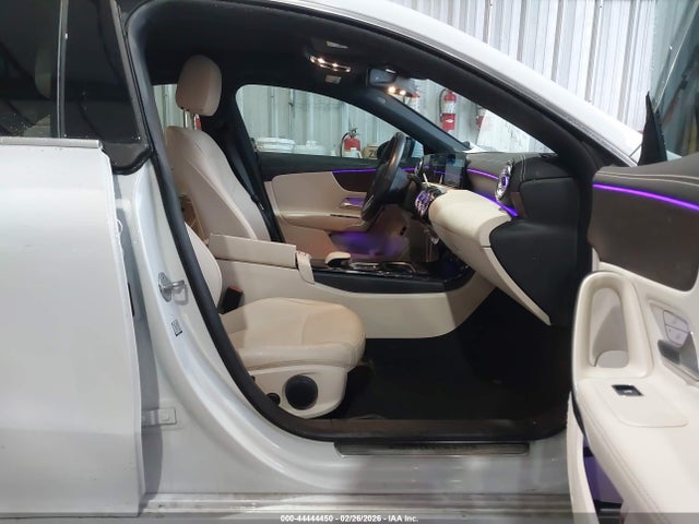 2022 MERCEDES-BENZ CLA 250 COUPE W1K5J4GB8NN314335 Photo 4