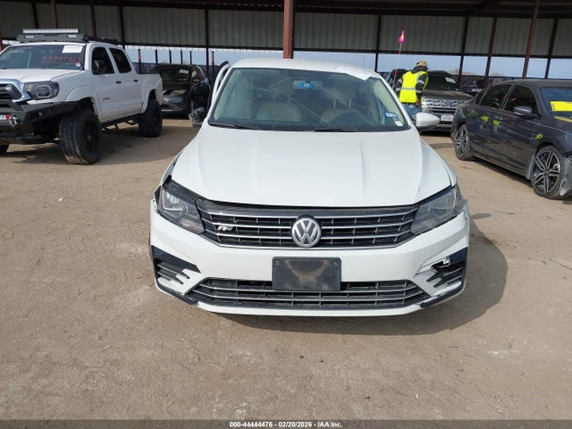 Продаж на аукціоні авто 2017 Volkswagen Passat 1.8t R-line, vin: 1VWDT7A39HC039753, номер лоту: 44444476