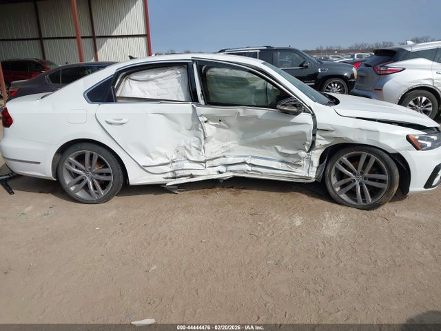 Продаж на аукціоні авто 2017 Volkswagen Passat 1.8t R-line, vin: 1VWDT7A39HC039753, номер лоту: 44444476
