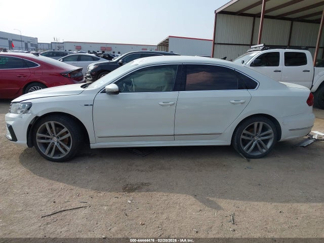 Продаж на аукціоні авто 2017 Volkswagen Passat 1.8t R-line, vin: 1VWDT7A39HC039753, номер лоту: 44444476