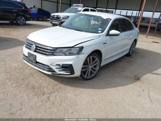 Продаж на аукціоні авто 2017 Volkswagen Passat 1.8t R-line, vin: 1VWDT7A39HC039753, номер лоту: 44444476