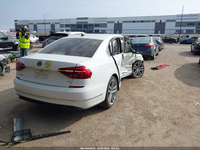 Продаж на аукціоні авто 2017 Volkswagen Passat 1.8t R-line, vin: 1VWDT7A39HC039753, номер лоту: 44444476