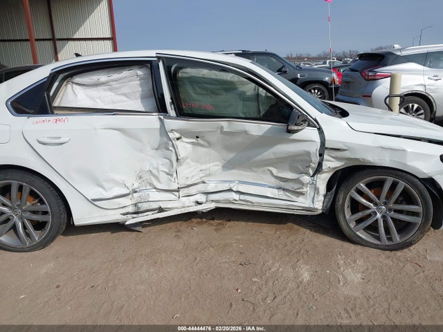 Продаж на аукціоні авто 2017 Volkswagen Passat 1.8t R-line, vin: 1VWDT7A39HC039753, номер лоту: 44444476