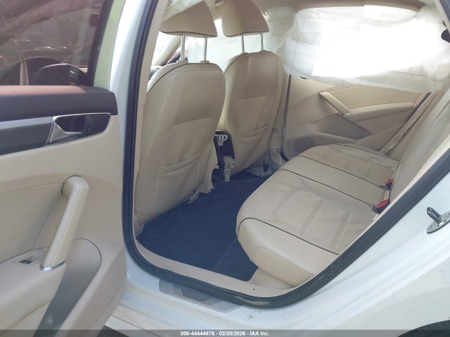 Продаж на аукціоні авто 2017 Volkswagen Passat 1.8t R-line, vin: 1VWDT7A39HC039753, номер лоту: 44444476