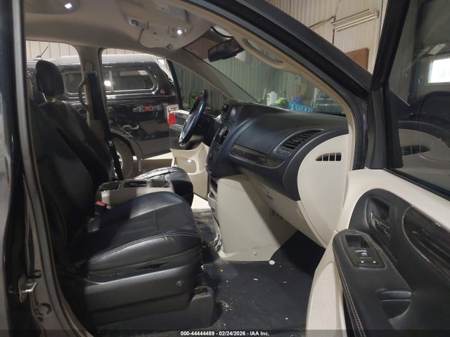 2014 Chrysler Town & Country Touring მანქანა იყიდება აუქციონზე, vin: 2C4RC1BG4ER359038, აუქციონის ნომერი: 44444489