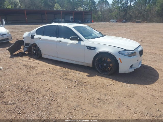 2016 BMW M5 WBSFV9C50GD595631