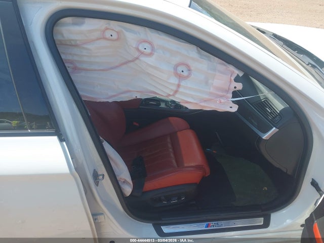 2016 BMW M5 WBSFV9C50GD595631 Photo 4