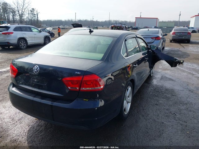 2015 Volkswagen Passat 1.8t Limited Edition მანქანა იყიდება აუქციონზე, vin: 1VWAT7A31FC095427, აუქციონის ნომერი: 44444526