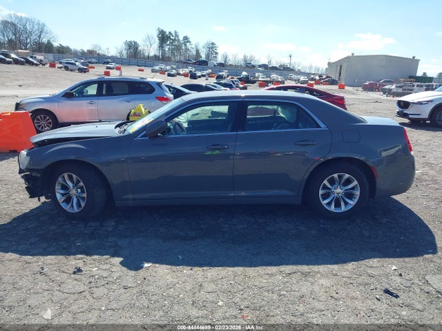 2018 Chrysler 300 Touring მანქანა იყიდება აუქციონზე, vin: 2C3CCAAG3JH320369, აუქციონის ნომერი: 44444689