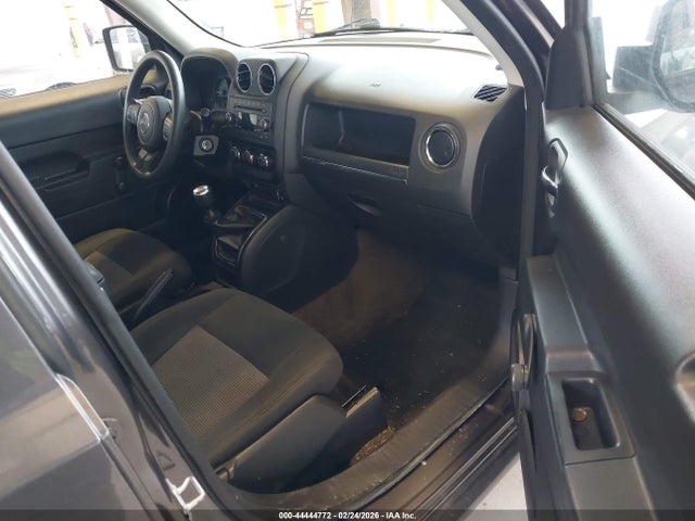 1C4NJPBA3GD715780 Jeep Patriot Sport