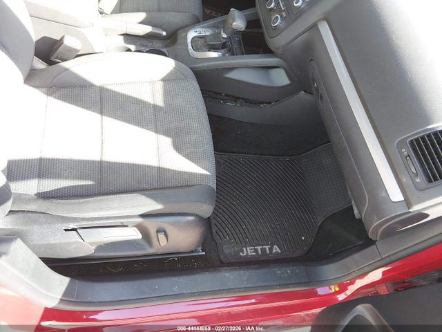 2010 Volkswagen Jetta S მანქანა იყიდება აუქციონზე, vin: 3VWJX7AJ2AM012968, აუქციონის ნომერი: 44444859