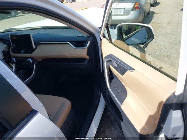 JTMMWRFV3PD207072 Toyota Rav4 Hybrid Le