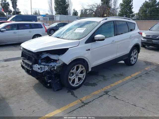 Ford Escape Titanium 2019 1FMCU0J92KUB38743 Image 2