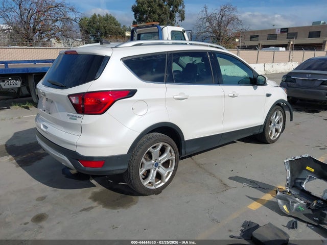 Ford Escape Titanium 2019 1FMCU0J92KUB38743 Image 4