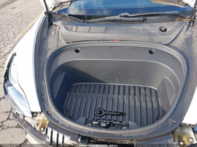 2021 Tesla Model 3 Standard Range Plus Rear-wheel Drive მანქანა იყიდება აუქციონზე, vin: 5YJ3E1EA5MF930442, აუქციონის ნომერი: 44444911