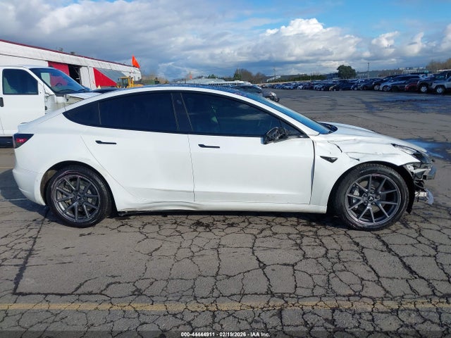 2021 Tesla Model 3 Standard Range Plus Rear-wheel Drive მანქანა იყიდება აუქციონზე, vin: 5YJ3E1EA5MF930442, აუქციონის ნომერი: 44444911