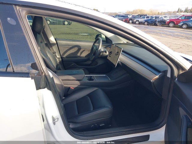 2021 Tesla Model 3 Standard Range Plus Rear-wheel Drive მანქანა იყიდება აუქციონზე, vin: 5YJ3E1EA5MF930442, აუქციონის ნომერი: 44444911