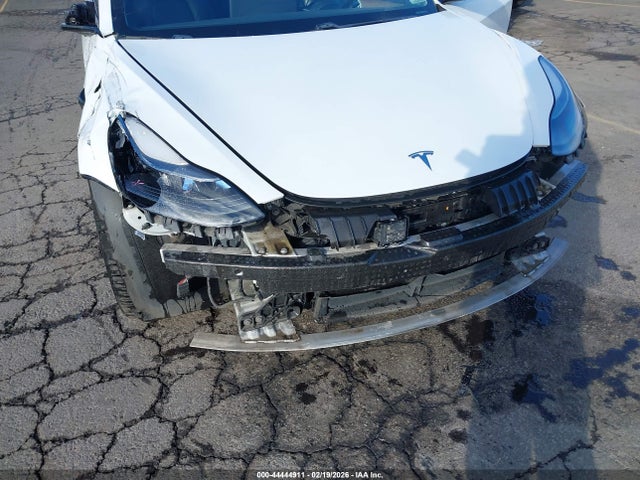 2021 Tesla Model 3 Standard Range Plus Rear-wheel Drive მანქანა იყიდება აუქციონზე, vin: 5YJ3E1EA5MF930442, აუქციონის ნომერი: 44444911