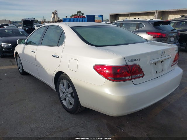 2005 LEXUS ES 330 JTHBA30G055059482 Photo 2