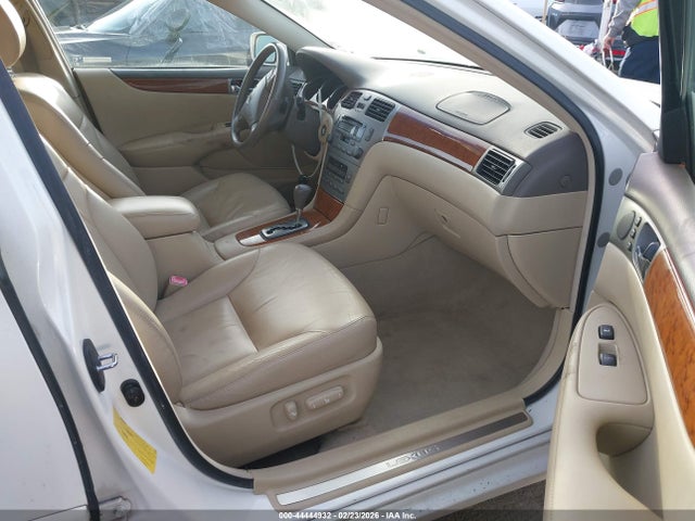 2005 LEXUS ES 330 JTHBA30G055059482 Photo 4