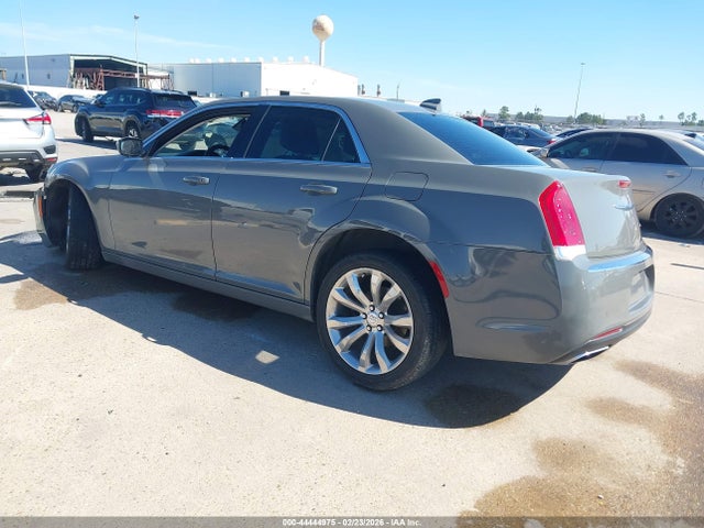 2018 Chrysler 300 Touring L მანქანა იყიდება აუქციონზე, vin: 2C3CCAAG8JH203810, აუქციონის ნომერი: 44444975