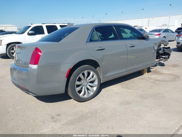 2018 Chrysler 300 Touring L მანქანა იყიდება აუქციონზე, vin: 2C3CCAAG8JH203810, აუქციონის ნომერი: 44444975