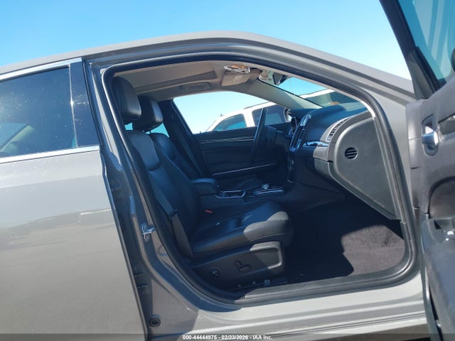 2018 Chrysler 300 Touring L მანქანა იყიდება აუქციონზე, vin: 2C3CCAAG8JH203810, აუქციონის ნომერი: 44444975