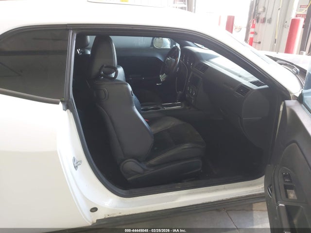 2C3CDYCJ8EH106949 Dodge Challenger Srt8