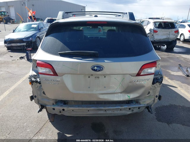 Subaru Outback 2.5i Premium 2015 4S4BSACC6F3348290 Image 17