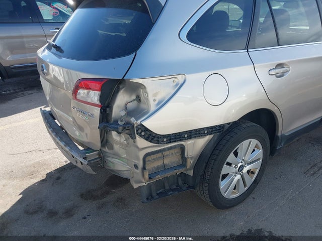 Subaru Outback 2.5i Premium 2015 4S4BSACC6F3348290 Image 18