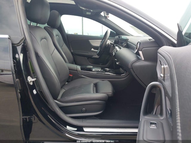 2022 MERCEDES-BENZ CLA 250 COUPE W1K5J4GB7NN248330 Photo 4