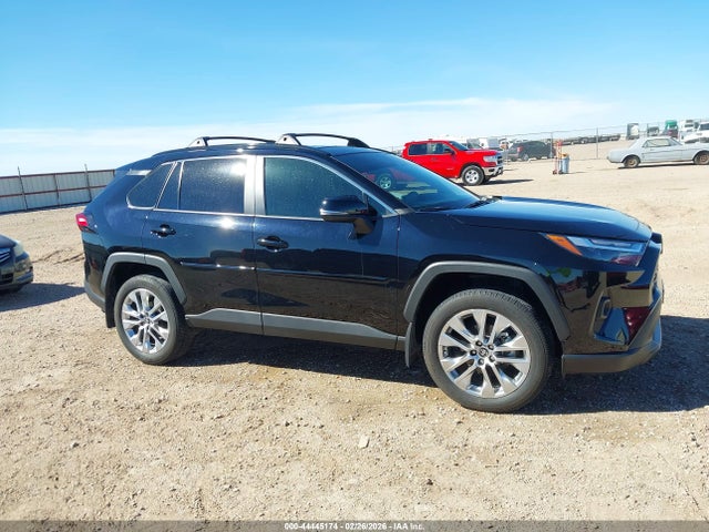 2T3C1RFV8SW377143 Toyota Rav4 Xle Premium