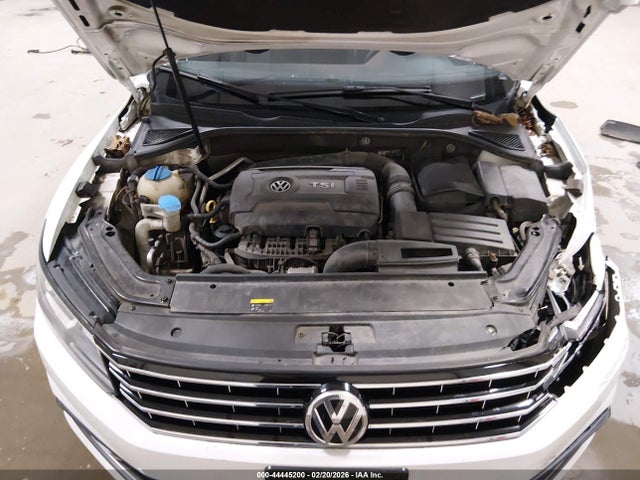 1VWAT7A30HC003078 Volkswagen Passat 1.8t S