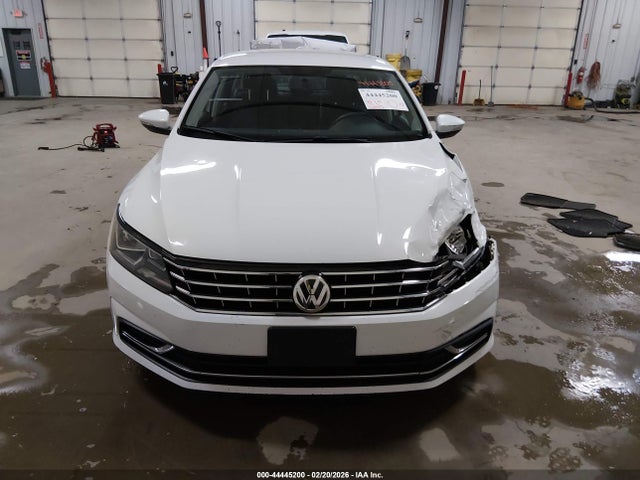 1VWAT7A30HC003078 Volkswagen Passat 1.8t S