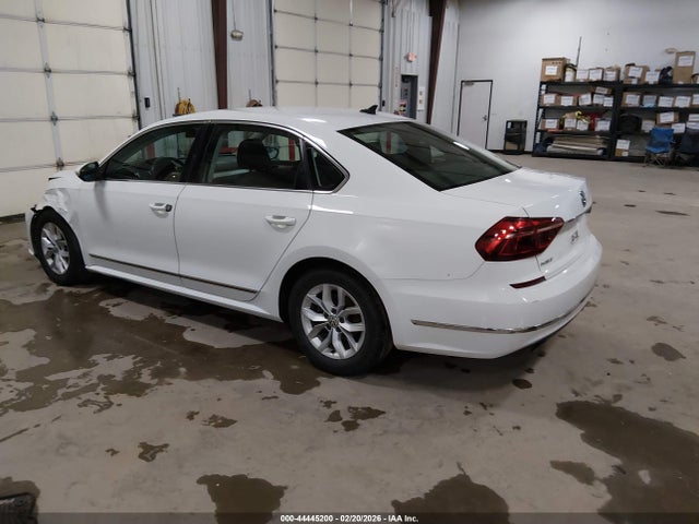 1VWAT7A30HC003078 Volkswagen Passat 1.8t S