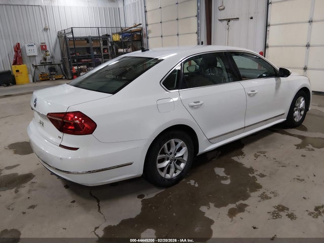 1VWAT7A30HC003078 Volkswagen Passat 1.8t S
