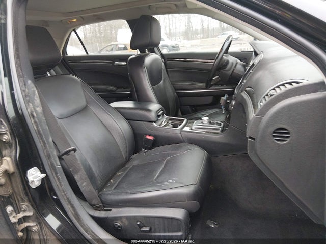 44445215 :رقم المزاد ، 2C3CCAKG9JH268180 vin ، 2018 Chrysler 300 Limited Awd مزاد بيع
