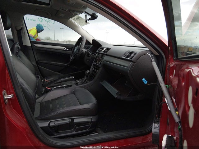1VWBT7A34FC039860 Volkswagen Passat 1.8t Se